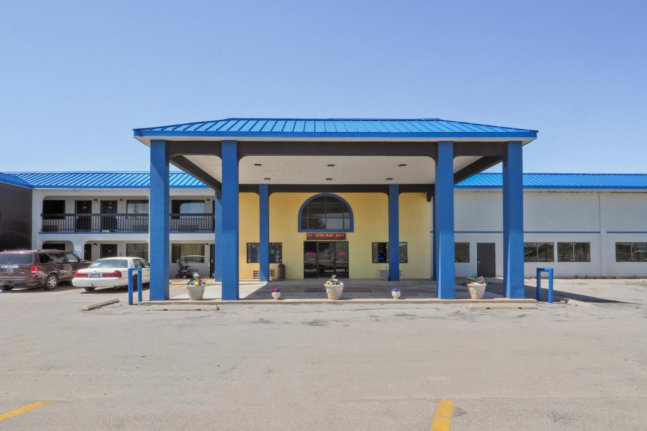 Lonestar Inn & Suites, Erick Ok Hwy 40 By Oyo Zewnętrze zdjęcie